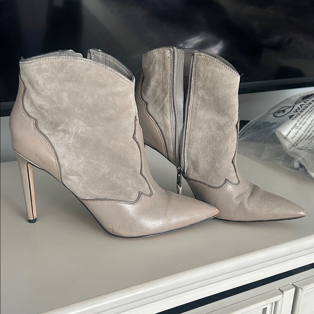 Pointed-Toe Suede & Leather Ankle Booties in Light Taupe